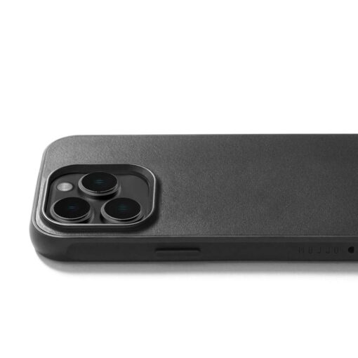 Kaitseümbris Shield Case, Apple iPhone 15 Pro, must, MagSafe, naturaalsest nahast tagaküljega, Mujjo - Image 9