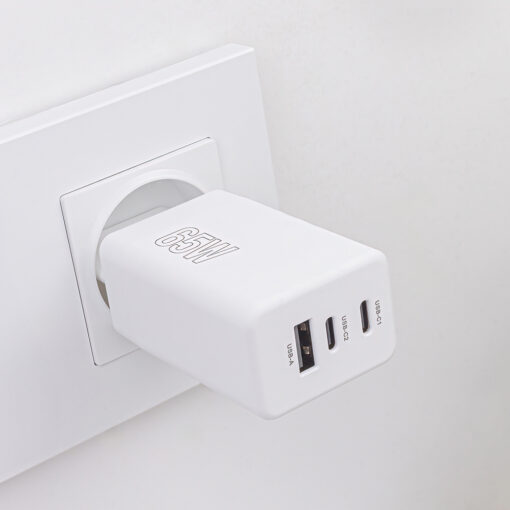 Maxlife MXTC-08-65ACC PD QC charger 2x USB-C 1x USB 65W white - Image 7