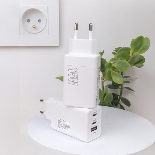 Maxlife MXTC-08-65ACC PD QC charger 2x USB-C 1x USB 65W white - Image 6