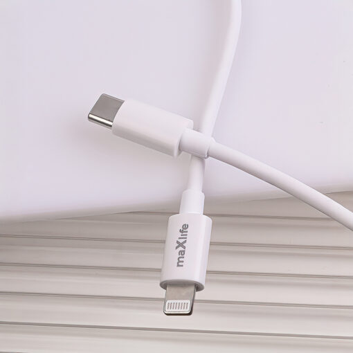 Maxlife MXTC-06-20AC PD QC charger 1x USB-C 1x USB 20W white + USB-C - Lightning cable 20W - Image 7