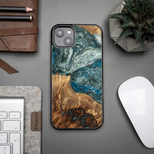 Bewood Unique case for iPhone 15 Plus 6,7" Planets Earth - Image 2