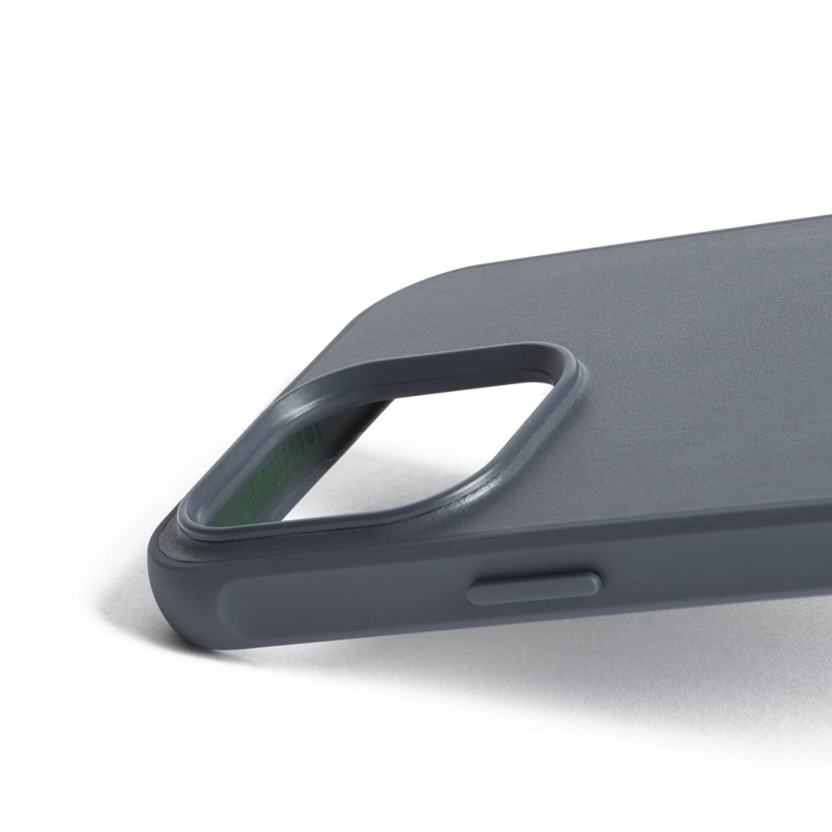 Kaitseümbris Shield Case, Apple iPhone 15 Pro Max, sinakashall, MagSafe, naturaalsest nahast tagaküljega, Mujjo - Image 9