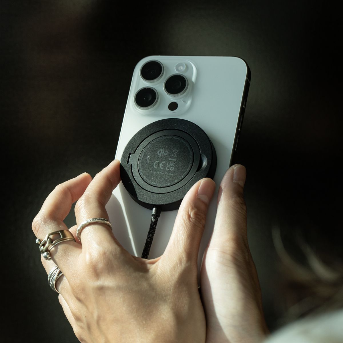 Juhtmevaba laadimisalus SnapStand Magnetic Qi2, 15W, must, MagSafe, tugijalaga, Native Union - Image 5