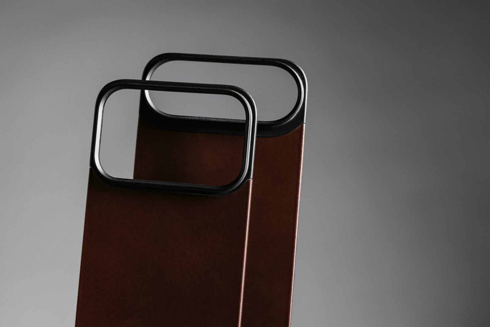 Tagakülje kaitsekaas Magnetic Leather Back, Apple iPhone 17 Pro Max, must, naturaalsest nahast, MagSafe kinnitusega, MagSafe toega, Nomad - Image 11