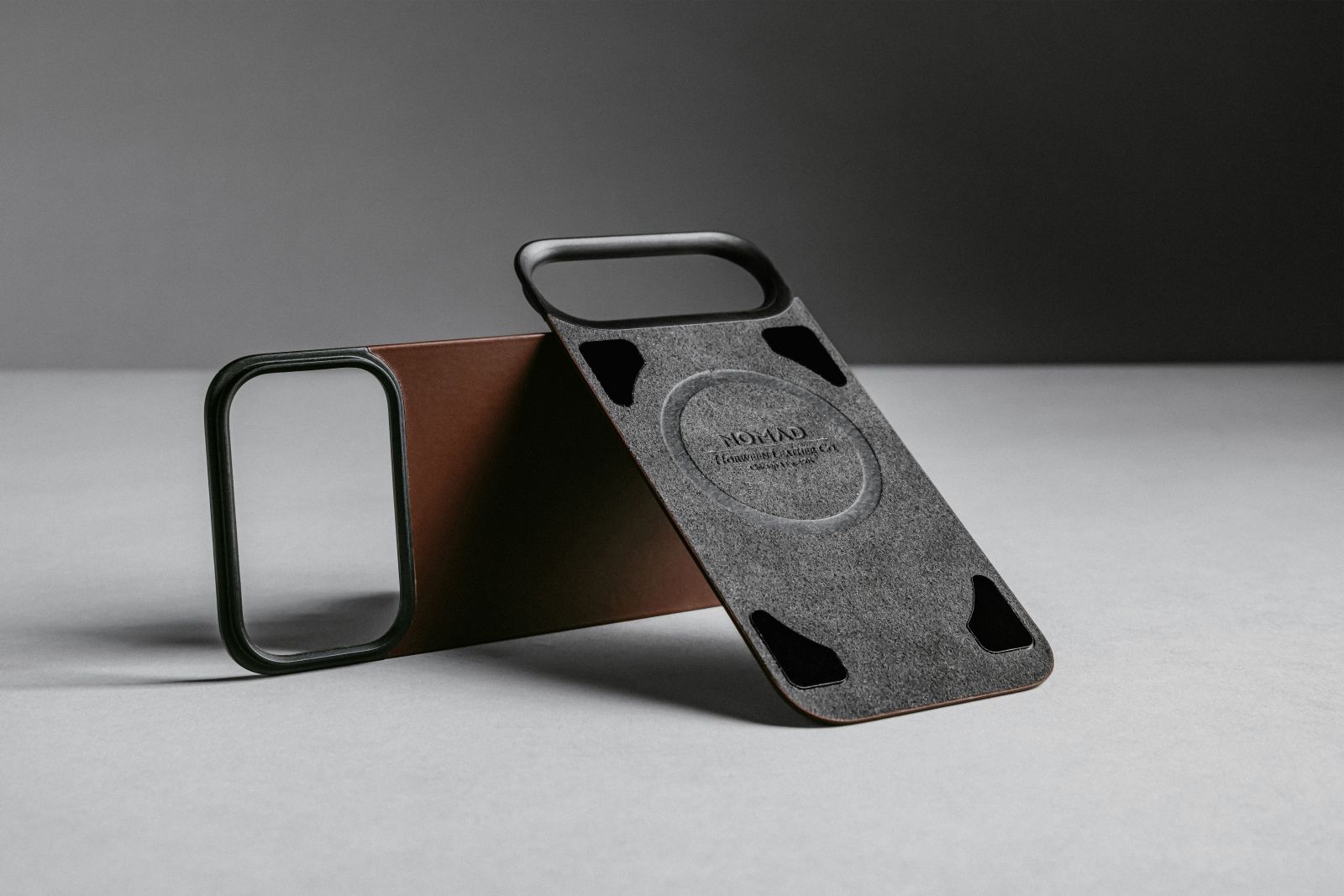 Tagakülje kaitsekaas Magnetic Leather Back, Apple iPhone 17 Pro Max, must, naturaalsest nahast, MagSafe kinnitusega, MagSafe toega, Nomad - Image 13