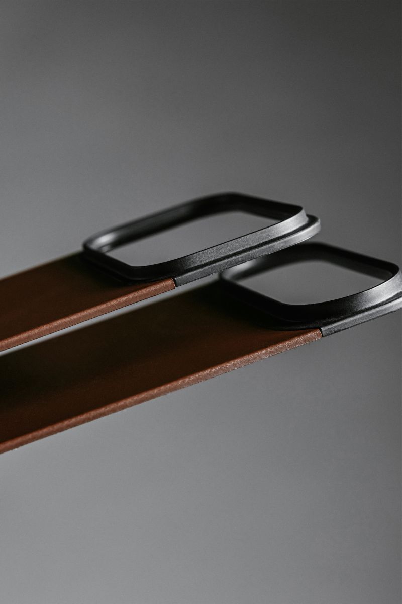 Tagakülje kaitsekaas Magnetic Leather Back, Apple iPhone 17 Pro Max, must, naturaalsest nahast, MagSafe kinnitusega, MagSafe toega, Nomad - Image 8